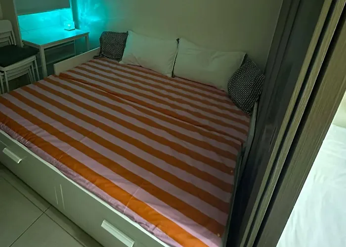 Apartment Book Me At Shore Residences Tower D Near Airport & Mall Of
