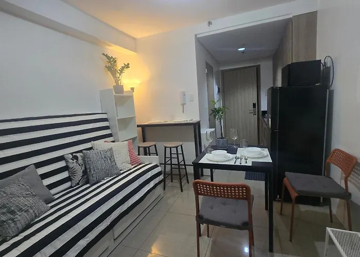 Apartment Book Me At Shore Residences Tower D Near Airport & Mall Of
