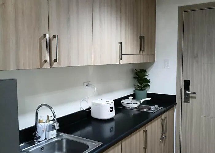Apartment Book Me At Shore Residences Tower D Near Airport & Mall Of